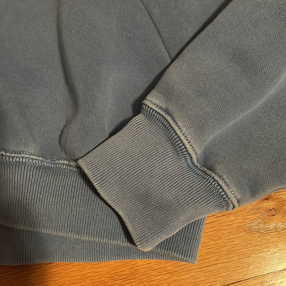 A&F cropped hoodie - Picture 4 of 8